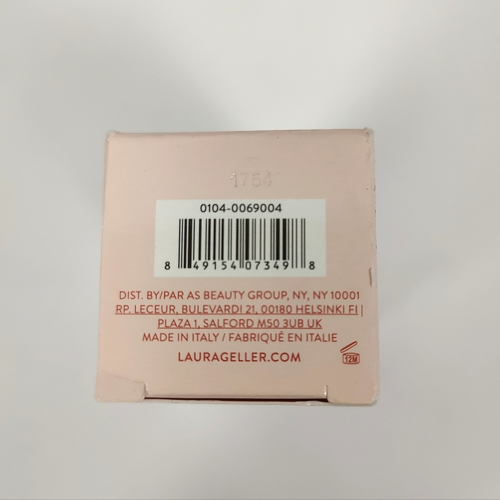 NWT Laura Geller Liquid Hydrating Foundation Shade Medium - Picture 5 of 5